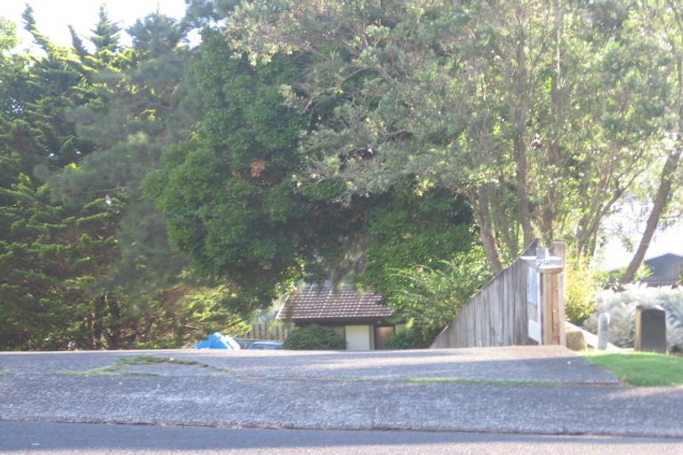 Photo of property in 2/29 Velma Road, Hillcrest, Auckland, 0627