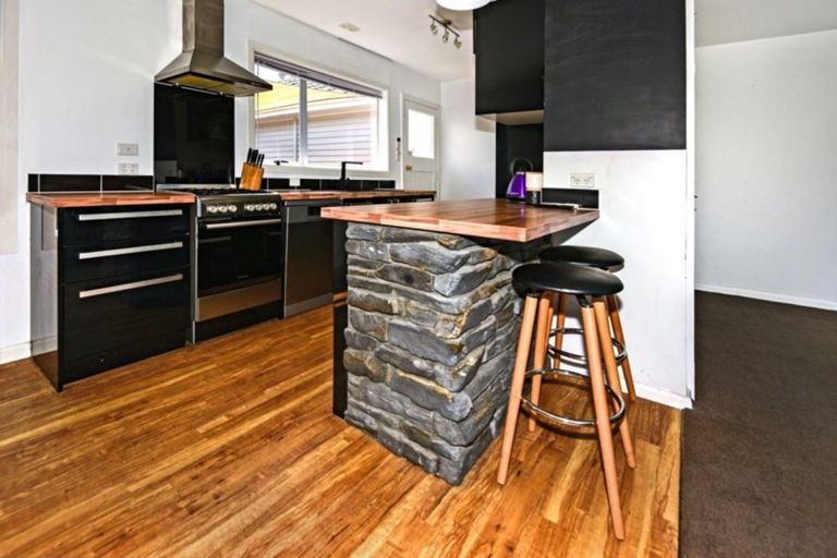 Photo of property in 9 Dunedin Street, Redwood, Christchurch, 8051