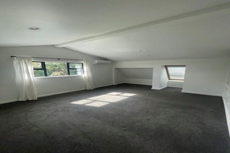 Photo of property in 5 Totara Terrace, Inglewood, 4330