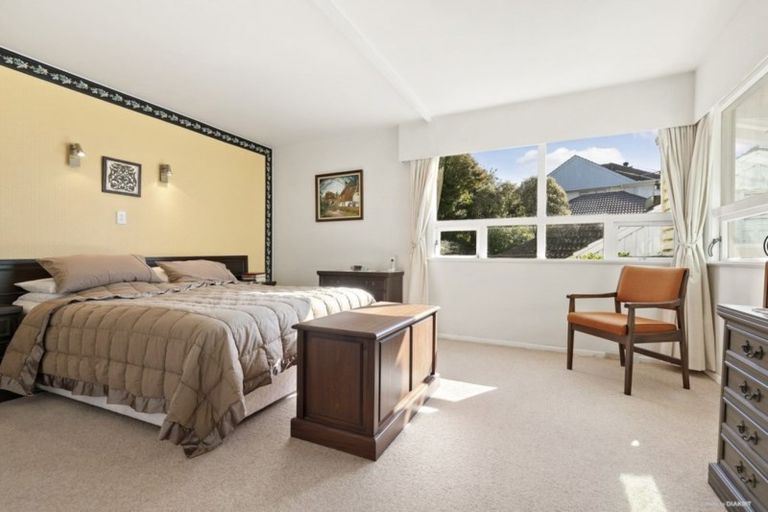 Photo of property in 16 Tai Paku Paku Road, Karaka Bays, Wellington, 6022