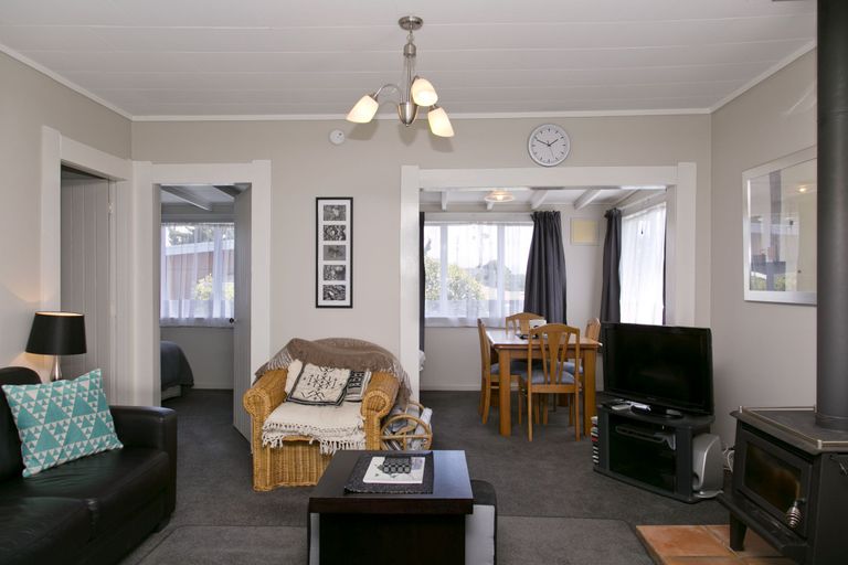 Photo of property in 17 Waitahanui Avenue, Taupo, 3330