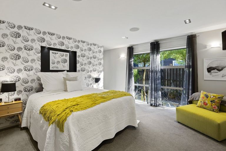 Photo of property in 11 Sasaram Lane, Cashmere, Christchurch, 8022