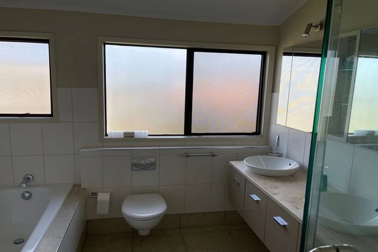 Photo of property in 60 Porritt Avenue, Chatswood, Auckland, 0626