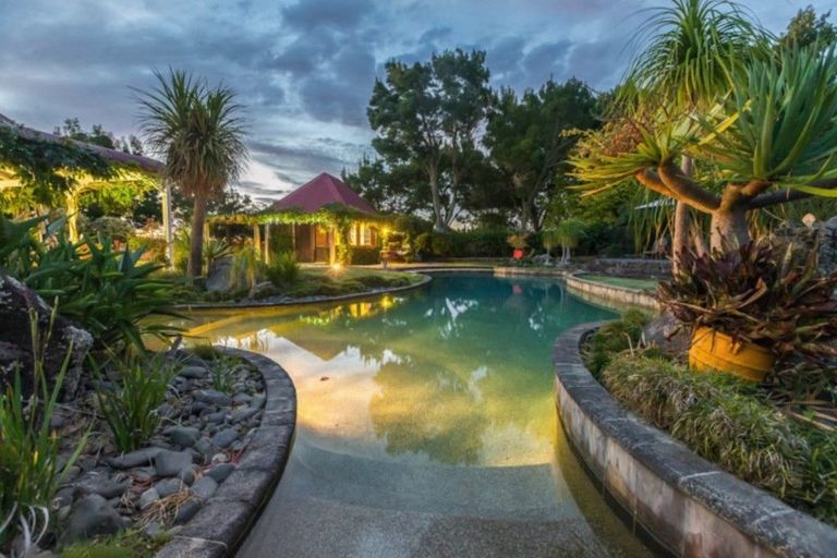 Photo of property in 72 Potts Road, Whitford, Howick, 2571