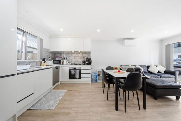 Photo of property in 8c Kent Road, Manurewa, Auckland, 2102