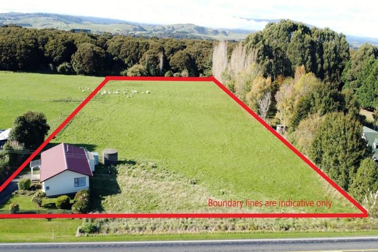 Photo of property in 66 Clifden Highway, Tuatapere, 9691