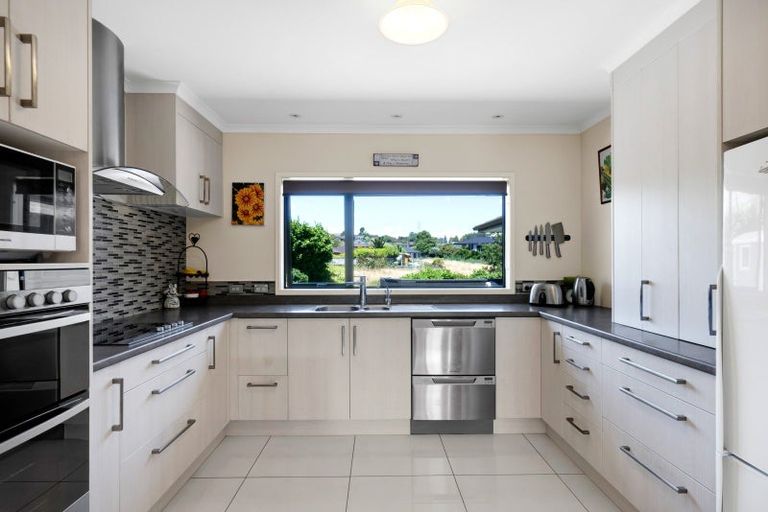 Photo of property in 32b Ainslee Street, Highlands Park, New Plymouth, 4312