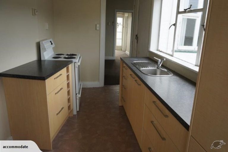 Photo of property in 102 Grafton Street, Waltham, Christchurch, 8011