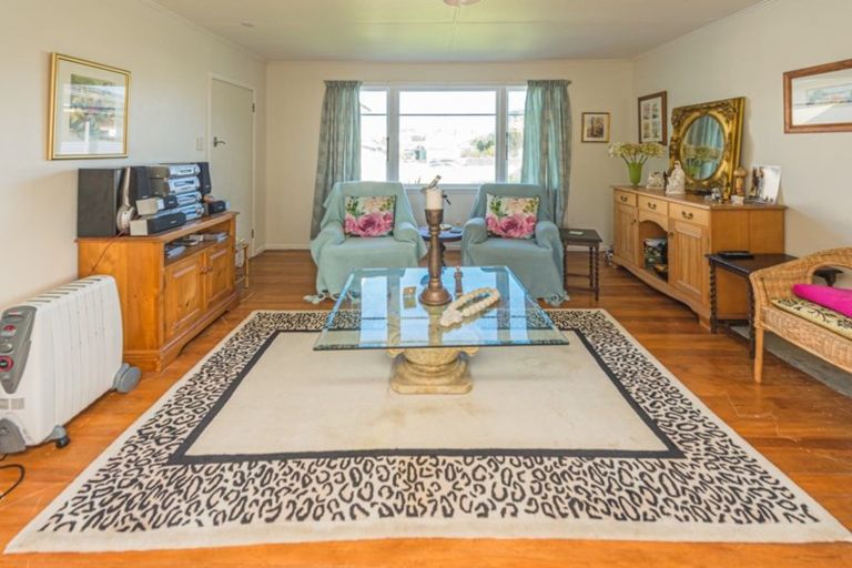 Photo of property in 188 Cornfoot Street, Castlecliff, Whanganui, 4501