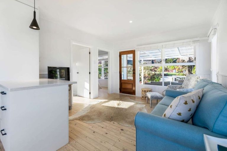 Photo of property in 39 Langton Road, Stanmore Bay, Whangaparaoa, 0932