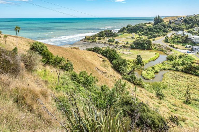 Photo of property in 111 Peat Avenue, Kai Iwi, Whanganui, 4574