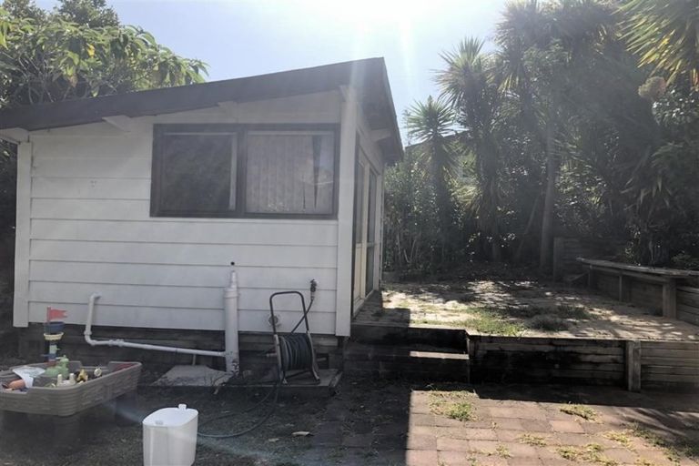 Photo of property in 24 Korotaha Terrace, Rothesay Bay, Auckland, 0630