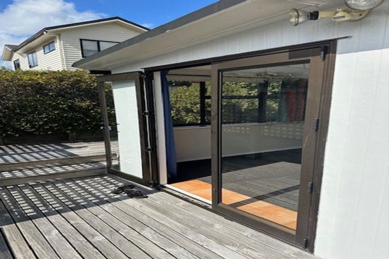 Photo of property in 17 Sutherland Avenue, Silverstream, Upper Hutt, 5019