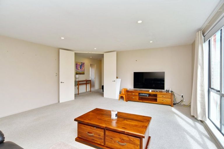 Photo of property in 27 Coolspring Way, Redwood, Christchurch, 8051