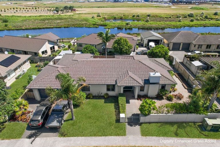 Photo of property in 36 Gibson Place, Papamoa Beach, Papamoa, 3118