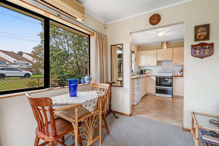 Photo of property in 5 Pengelly Place, Parakai, 0830