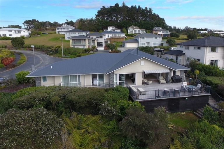 Photo of property in 2 Bella Vista Drive, Gulf Harbour, Whangaparaoa, 0930