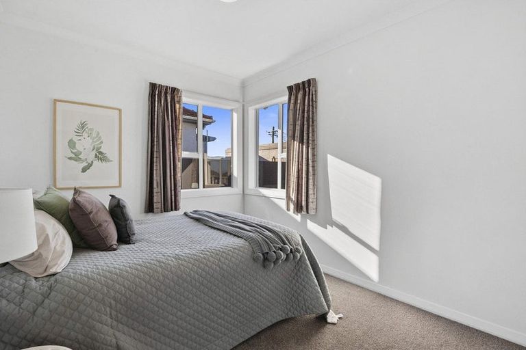 Photo of property in 43 Isadore Road, Saint Clair, Dunedin, 9012