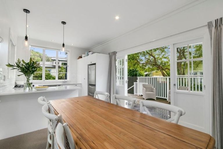 Photo of property in 6 Kowhai Street, Eastbourne, Lower Hutt, 5013