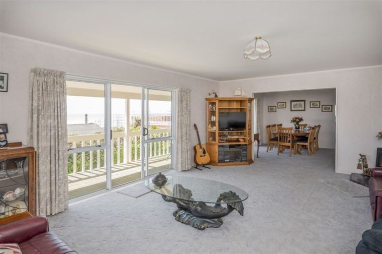 Photo of property in 5 Scott Avenue, Otaki Beach, Otaki, 5512