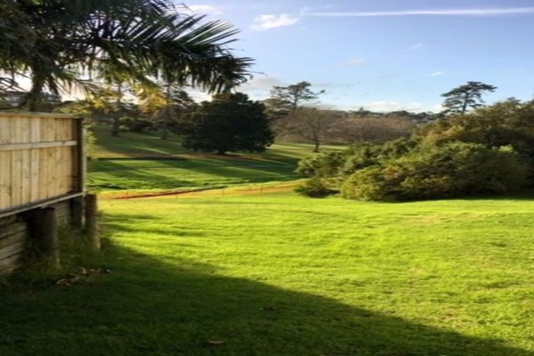 Photo of property in 2/73 Glencoe Road, Browns Bay, Auckland, 0630