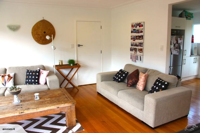Photo of property in 1/4 Margaret Place, Milford, Auckland, 0620