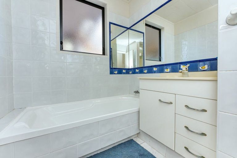 Photo of property in 17 Oratia Street, Waikanae Beach, Waikanae, 5036