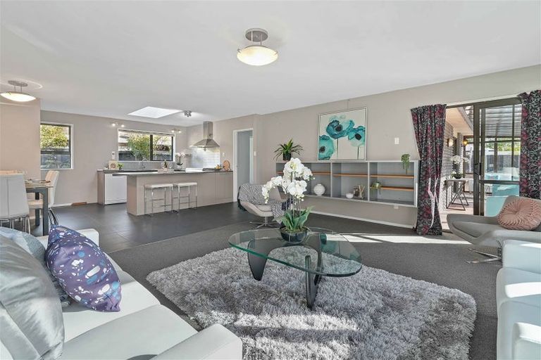 Photo of property in 14 Fernbrook Place, Mairehau, Christchurch, 8013