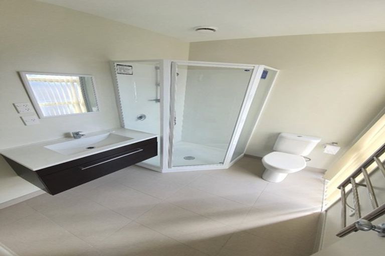 Photo of property in 11 Puweto Avenue, Takanini, 2112