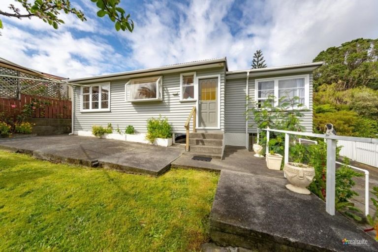 Photo of property in 28 Foster Crescent, Belmont, Lower Hutt, 5010