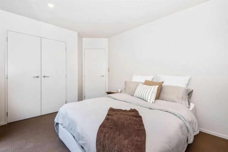 Photo of property in 15 Asbury Crescent, Campbells Bay, Auckland, 0630