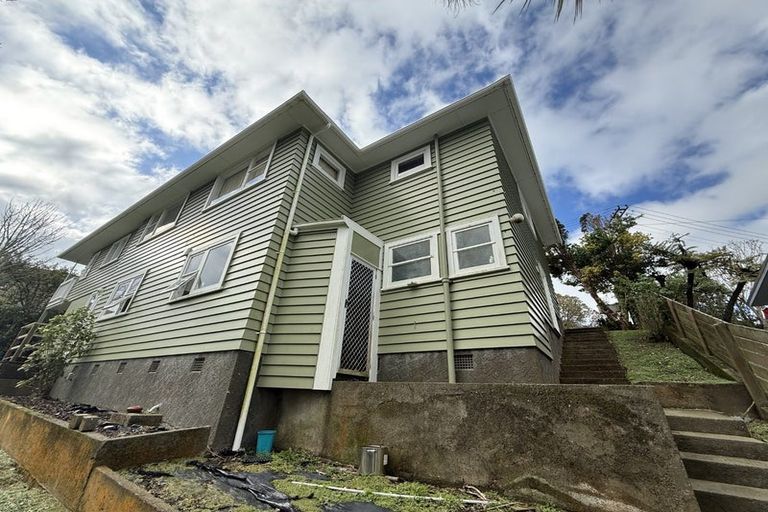Photo of property in 5 Birch Street, Johnsonville, Wellington, 6037