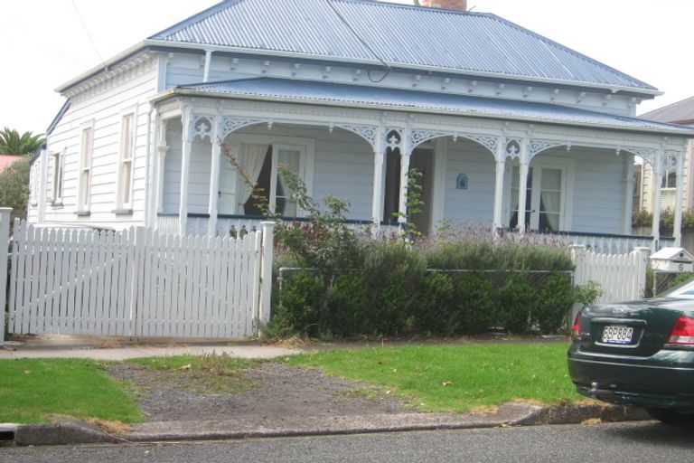 Photo of property in 6 Ewen Alison Avenue, Devonport, Auckland, 0624