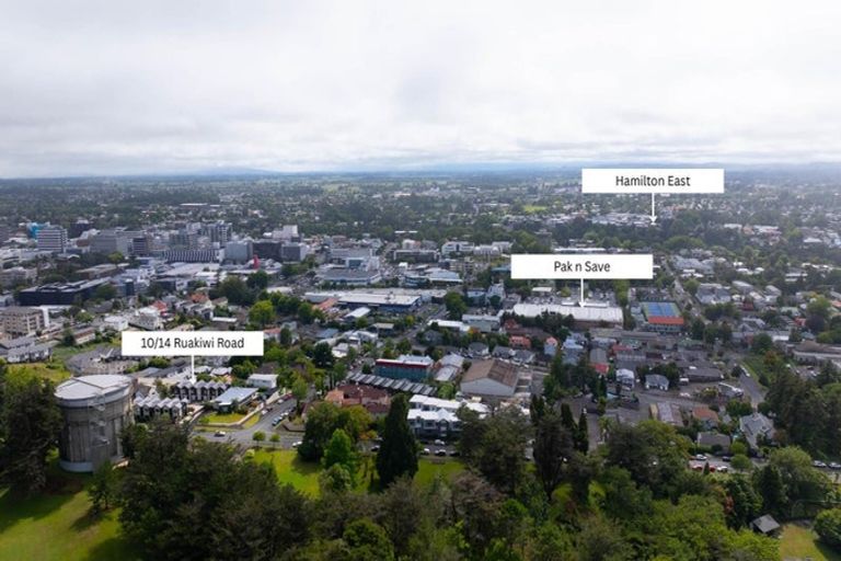 Photo of property in 10/14 Ruakiwi Road, Hamilton Lake, Hamilton, 3204