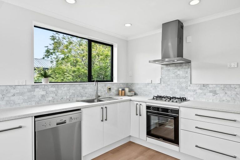 Photo of property in 54 Norana Road, Timberlea, Upper Hutt, 5018