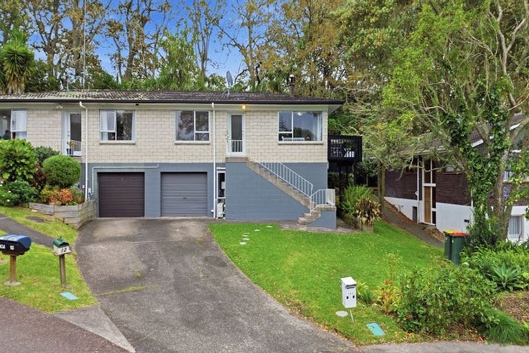 Photo of property in 2/12 Mahuta Grove, Northcote, Auckland, 0627
