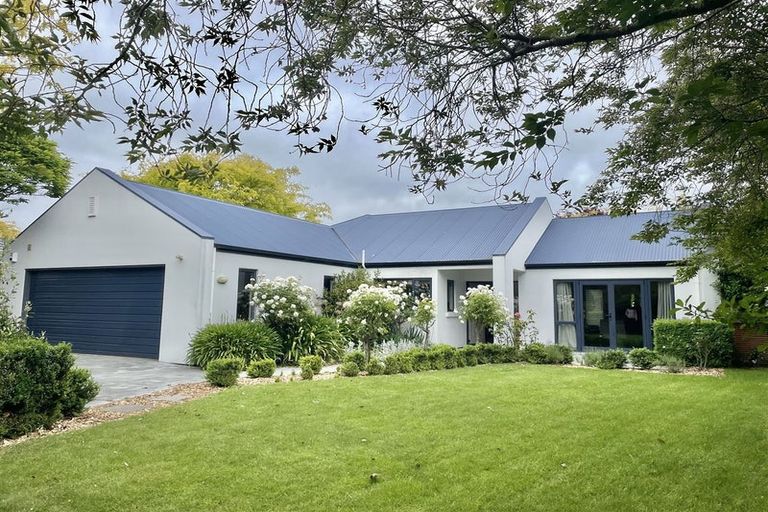 Photo of property in 9 Gwen Place, Redwood, Christchurch, 8051