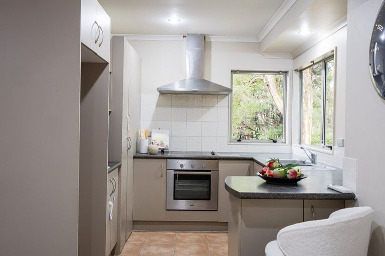 Photo of property in 27 Mckinley Road, Sunnyvale, Auckland, 0612