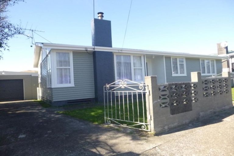 Photo of property in 33 Leicester Street, Cannons Creek, Porirua, 5024