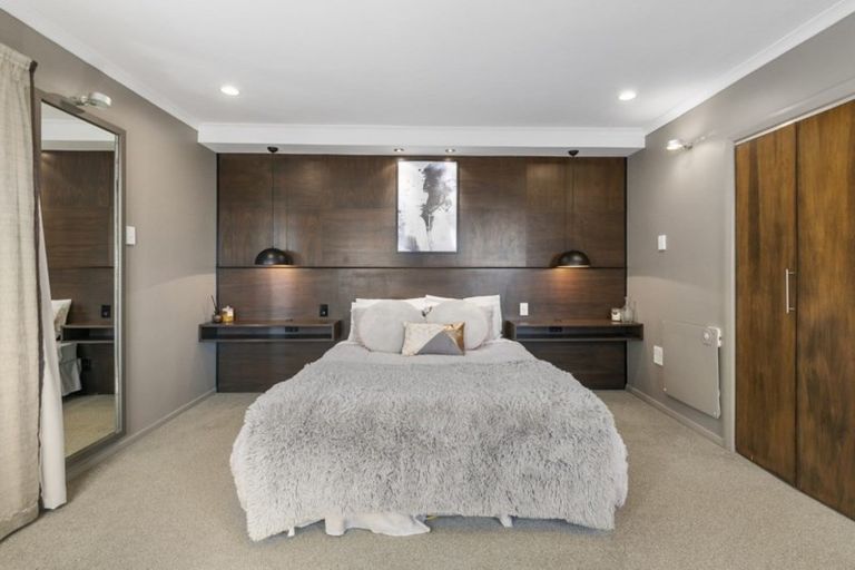 Photo of property in 8 South Street, Tawa, Wellington, 5028