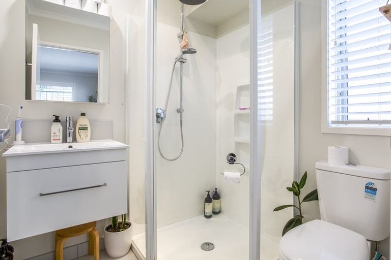 Photo of property in 3 Lewann Lane, Helensville, 0800