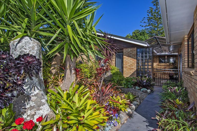 Photo of property in 27 Kereru Street, Maunu, Whangarei, 0110