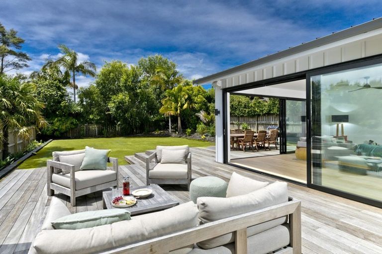 Photo of property in 50 Churchouse Road, Greenhithe, Auckland, 0632