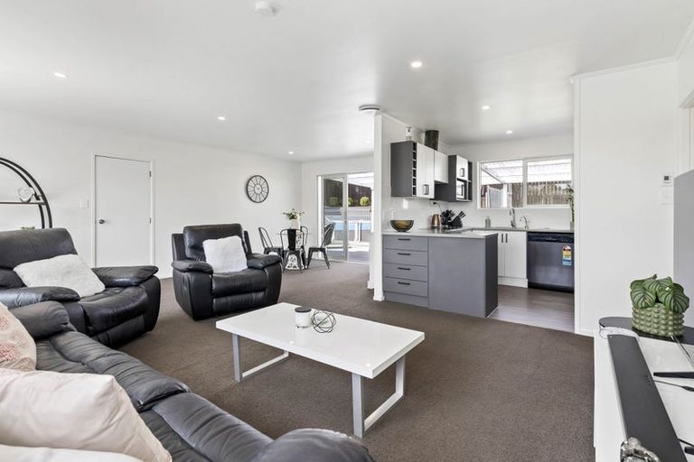 Photo of property in 46b Captain Scott Road, Glen Eden, Auckland, 0602