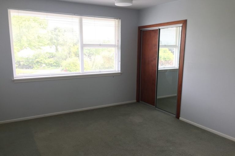 Photo of property in 12 Moorpark Place, Ilam, Christchurch, 8041