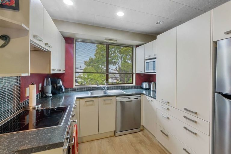 Photo of property in 12 Sandgate Avenue, Botany Downs, Auckland, 2010