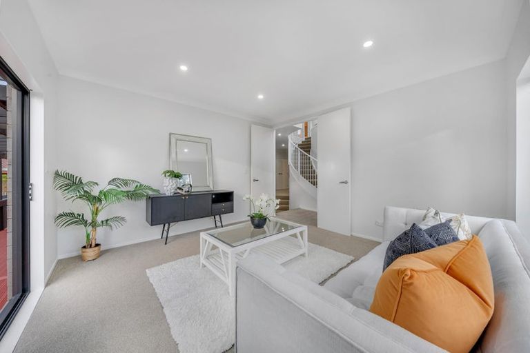 Photo of property in 29 Midhurst Avenue, Henderson, Auckland, 0612