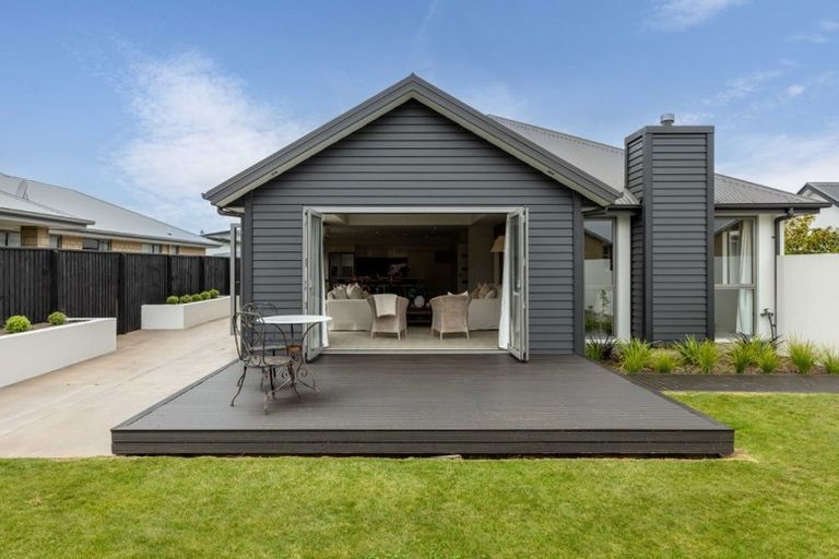 Photo of property in 8 Westburn Place, Prebbleton, 7604