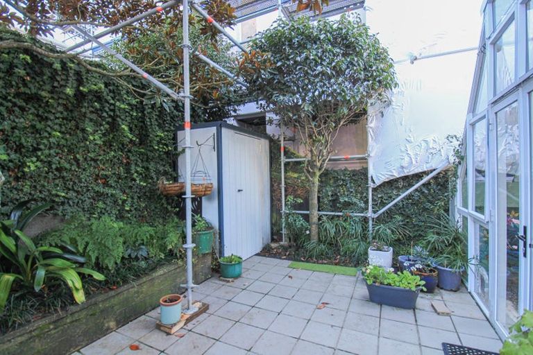 Photo of property in 16 Newman Terrace, Thorndon, Wellington, 6011