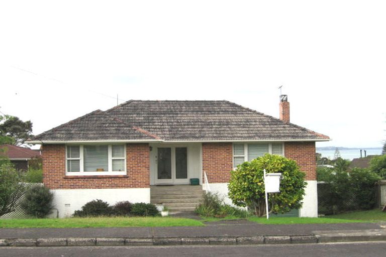 Photo of property in 77 Jaemont Avenue, Te Atatu South, Auckland, 0610